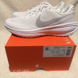 Nike Revolution 8