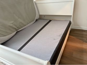 Queen size bed