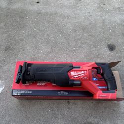 Milwaukee M18 Sawzall
