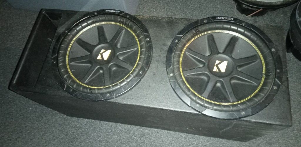 Two Kicker 12's In Ported Enclosure