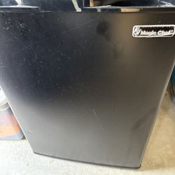 Magic chef mini Refrigerator 
