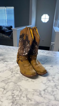 Cowgirl boots brown