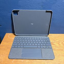 Logitech Combo Touch 10In