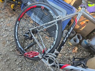 Fujitsu road bike very lite super nice rims and tires carbon fiber PARTS GREAT PRICE
