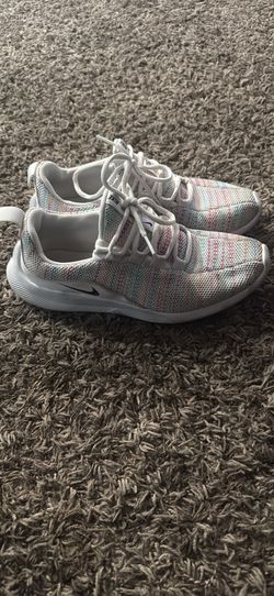 NIKES women size 7