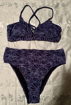 Women’s Large/X-Large (2 Piece) Bathing Suits