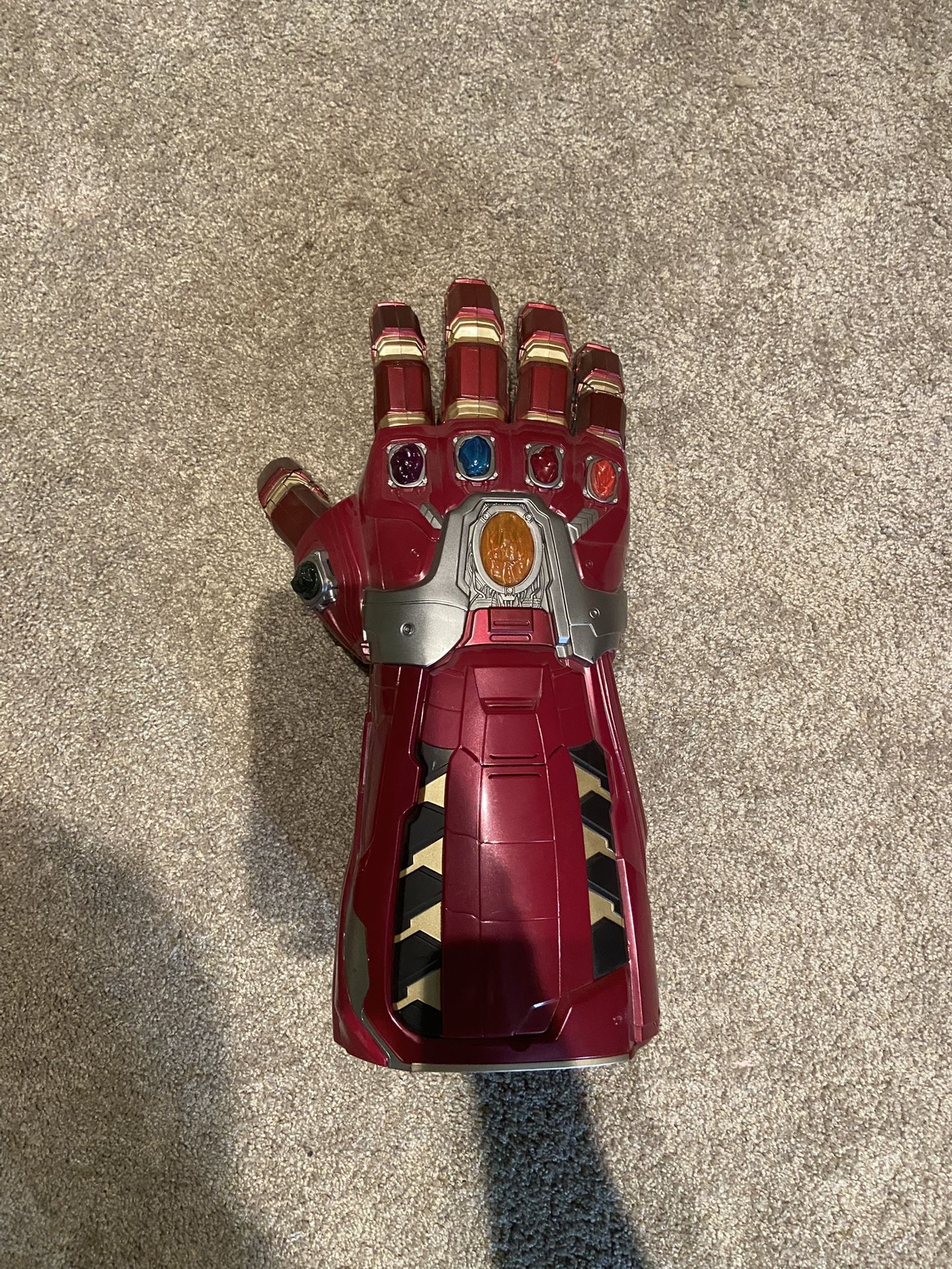 Avengers Marvel Legends Series Endgame Ironman Infinity Gauntlet - Hasbro