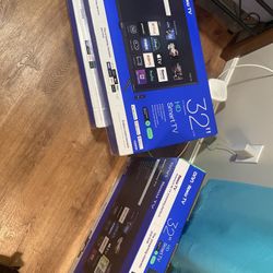 3  Roku Tv’s