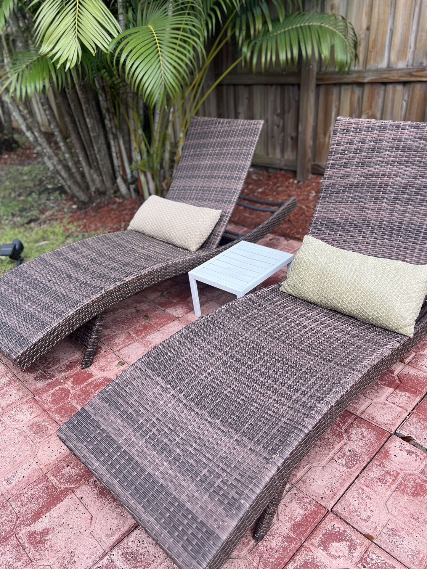 BRAND NEW ABBYSON HOME – PALERMO WICKER OUTDOOR CHAISE (SET OF 2) – BROWN