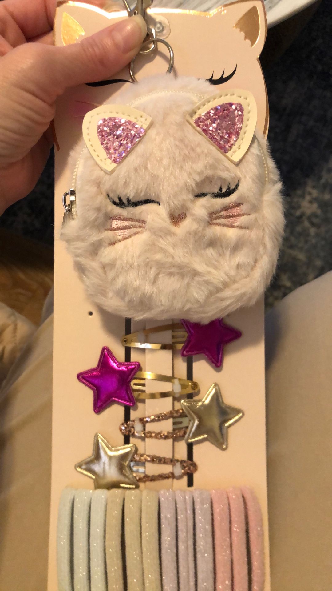 Keychain backpack, 4snap hair clips, 12 hair ties