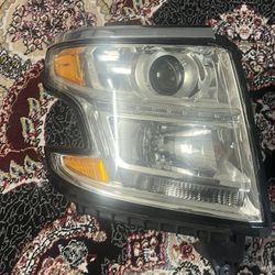 Passenger Side Suburban/tahoe Headlight
