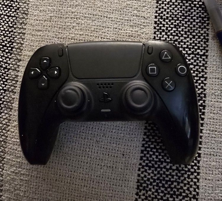 PlayStation 5 DualSense Wireless Controller in Midnight Black