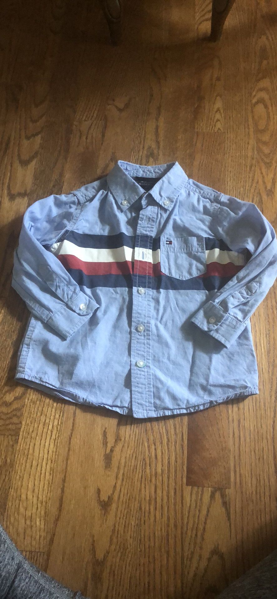 Kid boy button up Tommy Hilfiger size 3 T