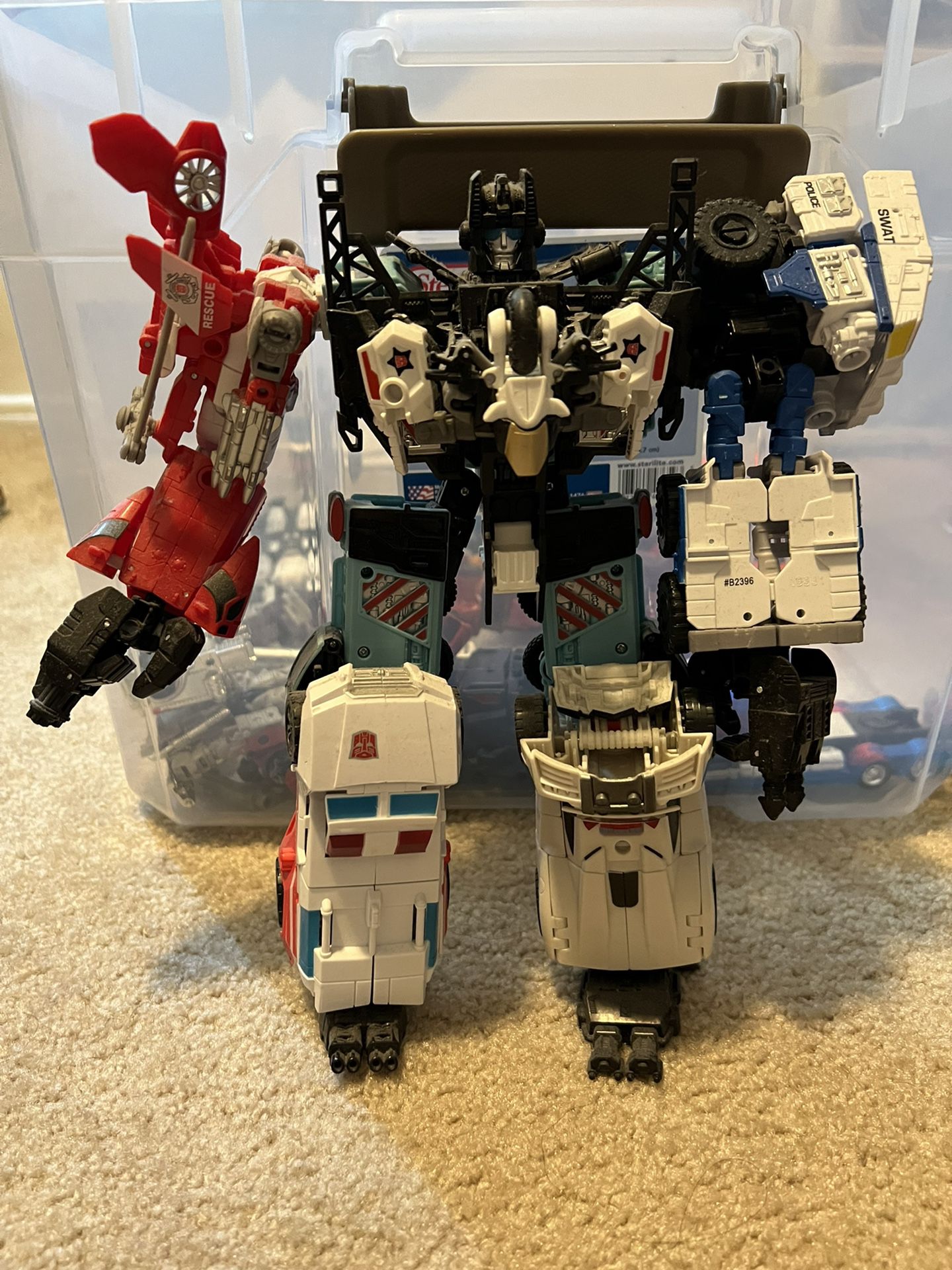 Transformers Combiner Wars Defensor 
