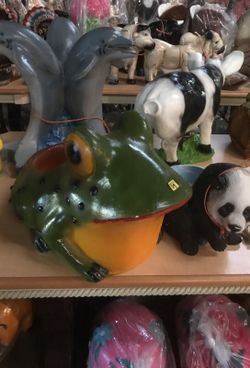 Plaster - frog with flower pot holder decor statue