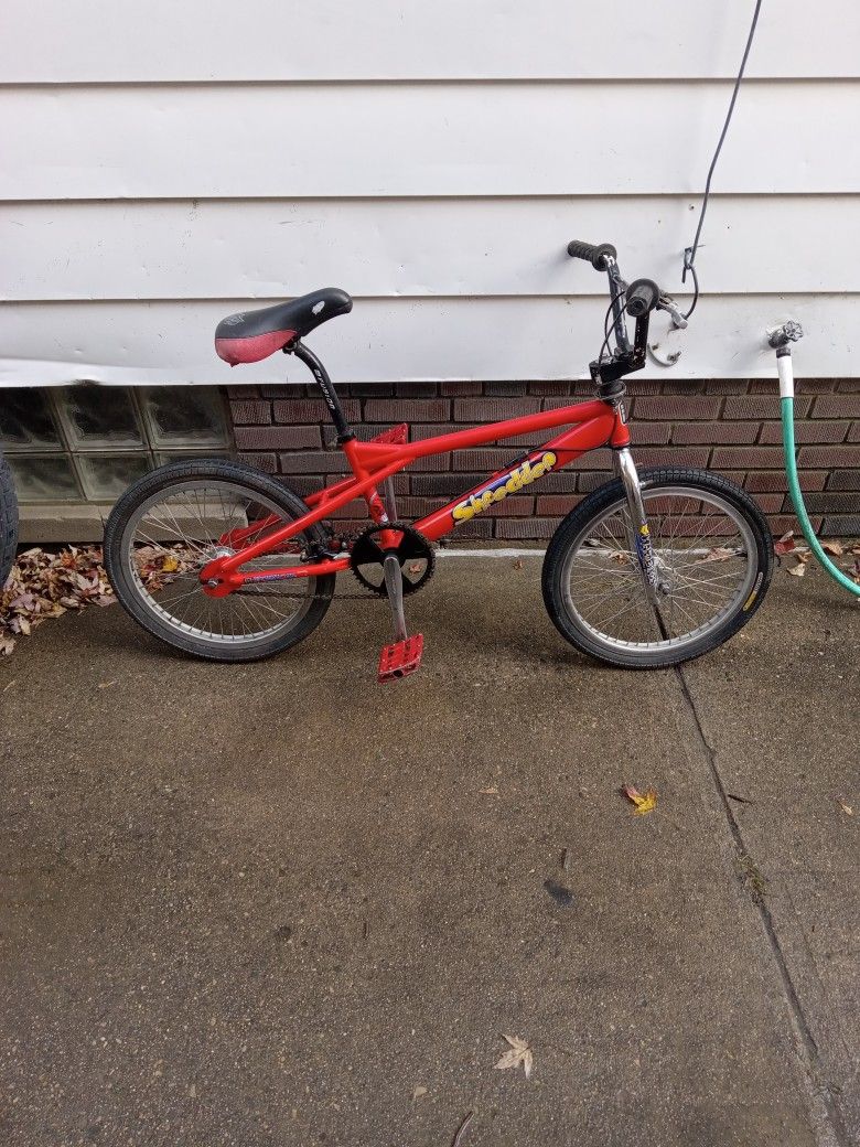 Haro Shredder(1997) Red Bmx