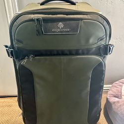 X-Large Eagle Creek & Swiss Army Suitcases