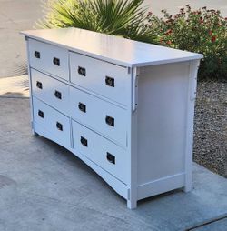 Furniture Dresser 6 Drawer* FREE LOCAL DELIVERY