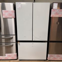 Brand-New Samsung - BESPOKE 30 cu. ft. 3-Door French Door Smart Refrigerator with Beverage Center - White Glass Model: RF30BB660012