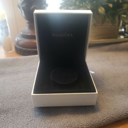 Pandora Gift Box
