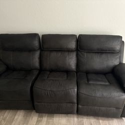Smoke And Pet Free Home Couch And Loveseat Set