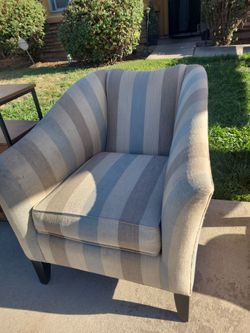 Accent chair