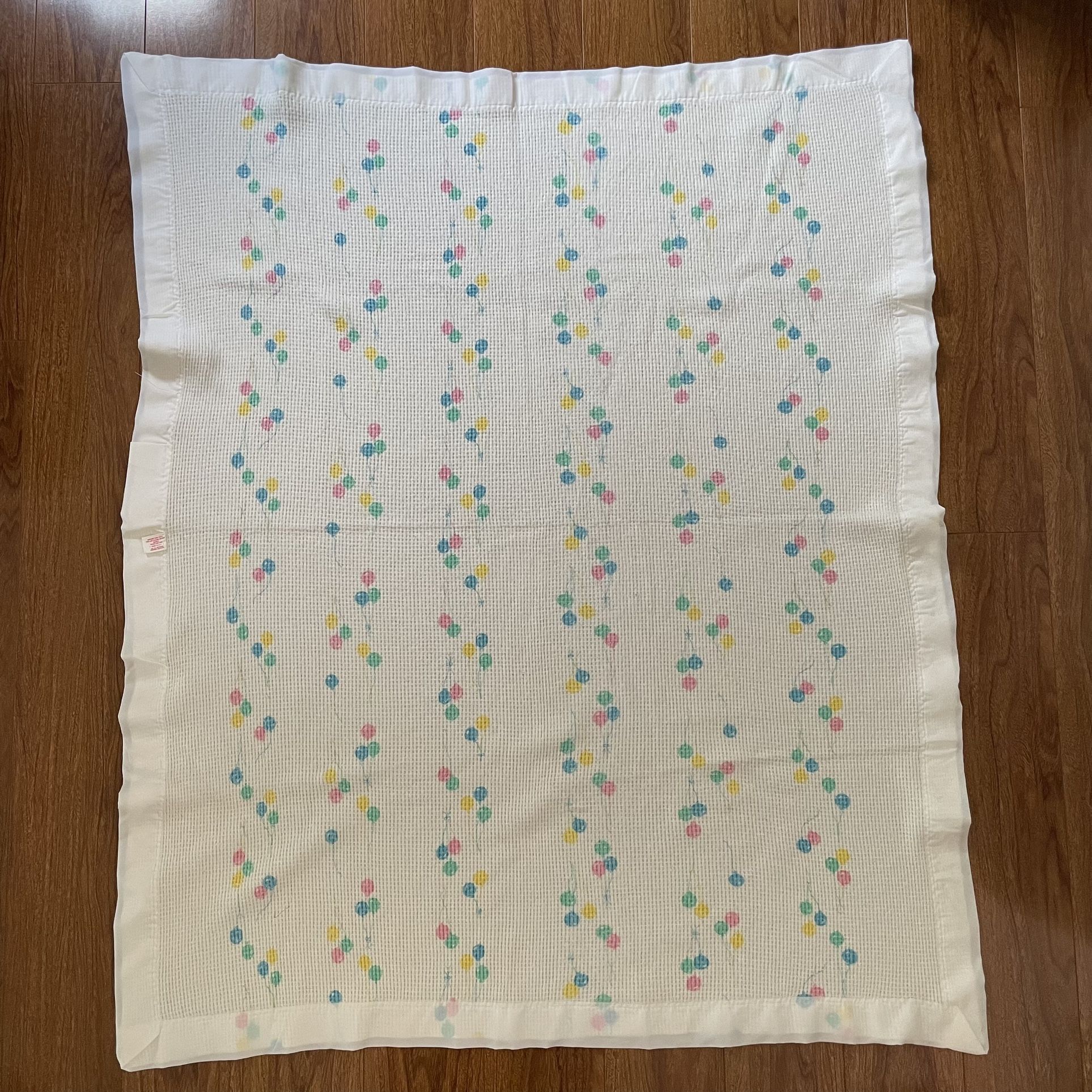 Vintage J.E. Morgan Cozy Baby Balloon Waffle Knit Baby Blanket Orlon Satin Trim