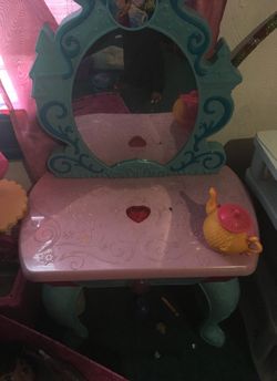 Vanity set no chair