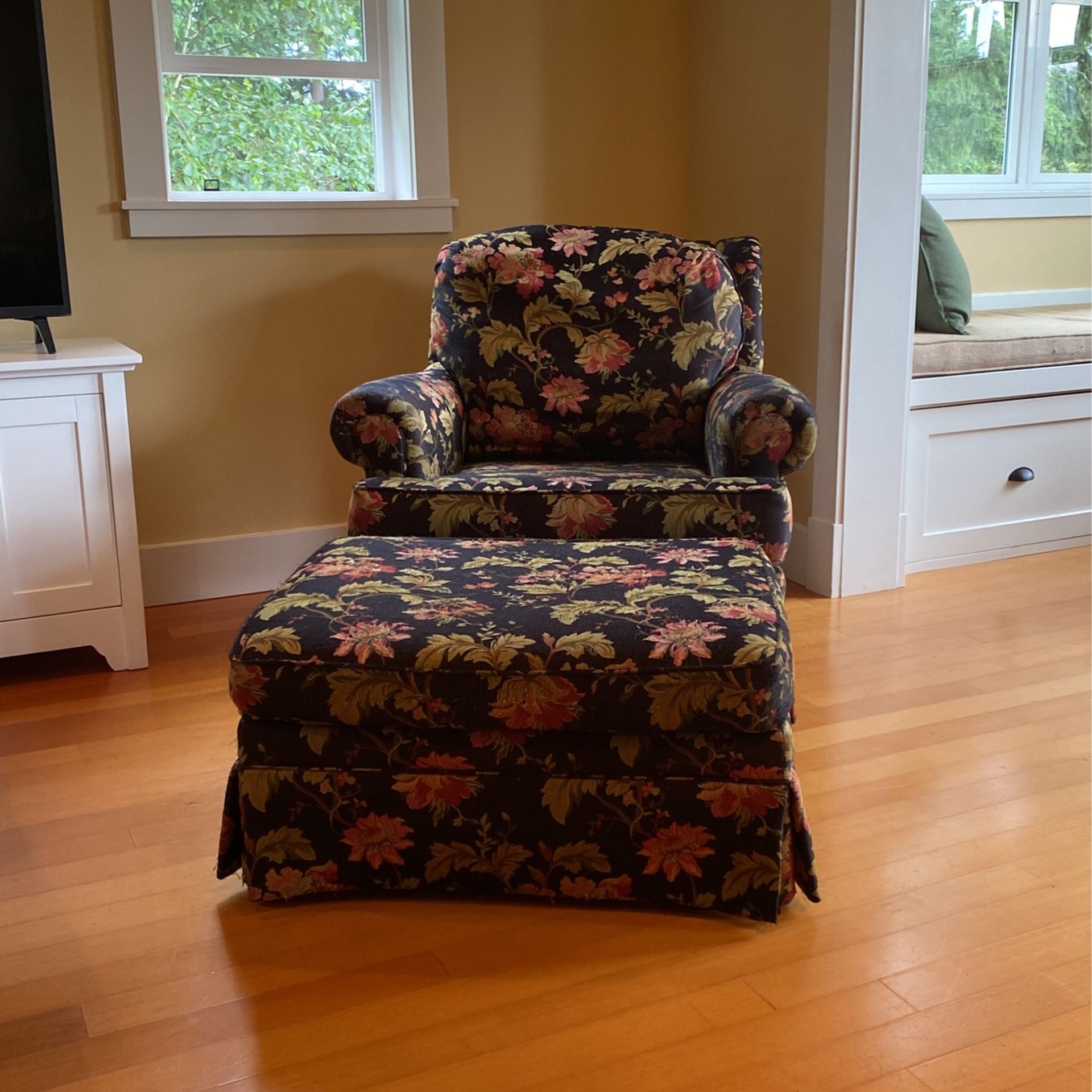 Accent Chair + Ottoman