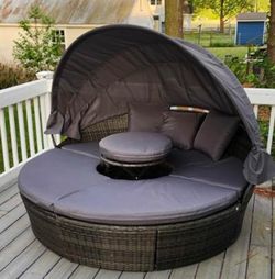 Outdoor Daybed w/ Canopy