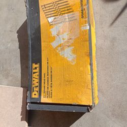 Dewalt 3 1/2 " Strip Nails 