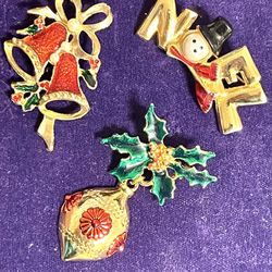 Lot Of holiday Brooches