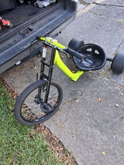 Tricycle razor