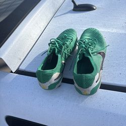 Size 9 Nike tiempos cleats