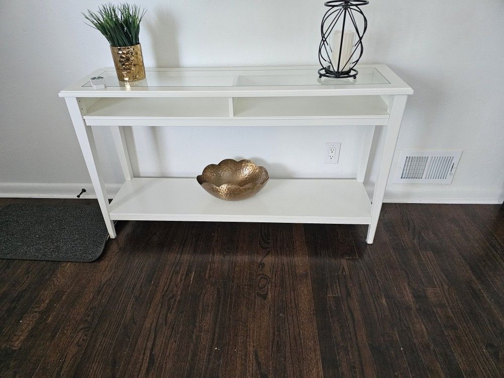 Entry Way Table