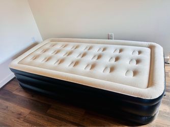 Twin XL Air Mattress with Built-in Pump