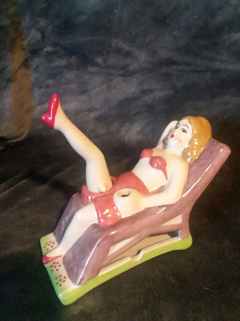 Rare Vintage Pin Up Girl Naughty Lady Moving Leg Nodder Ashtray