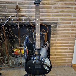 Tom Morello Signature Strat