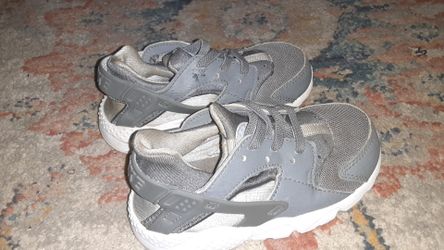 Toddler Nike Huarache (size) 8c