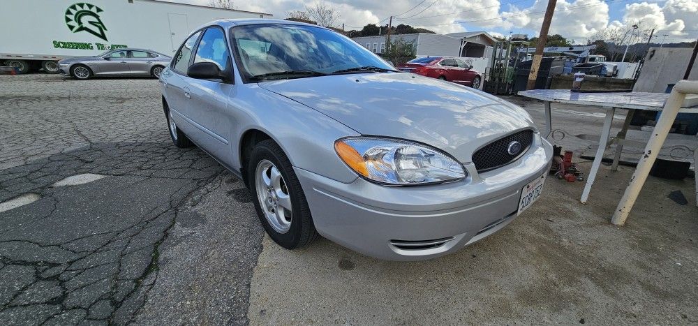 2006 Ford Taurus