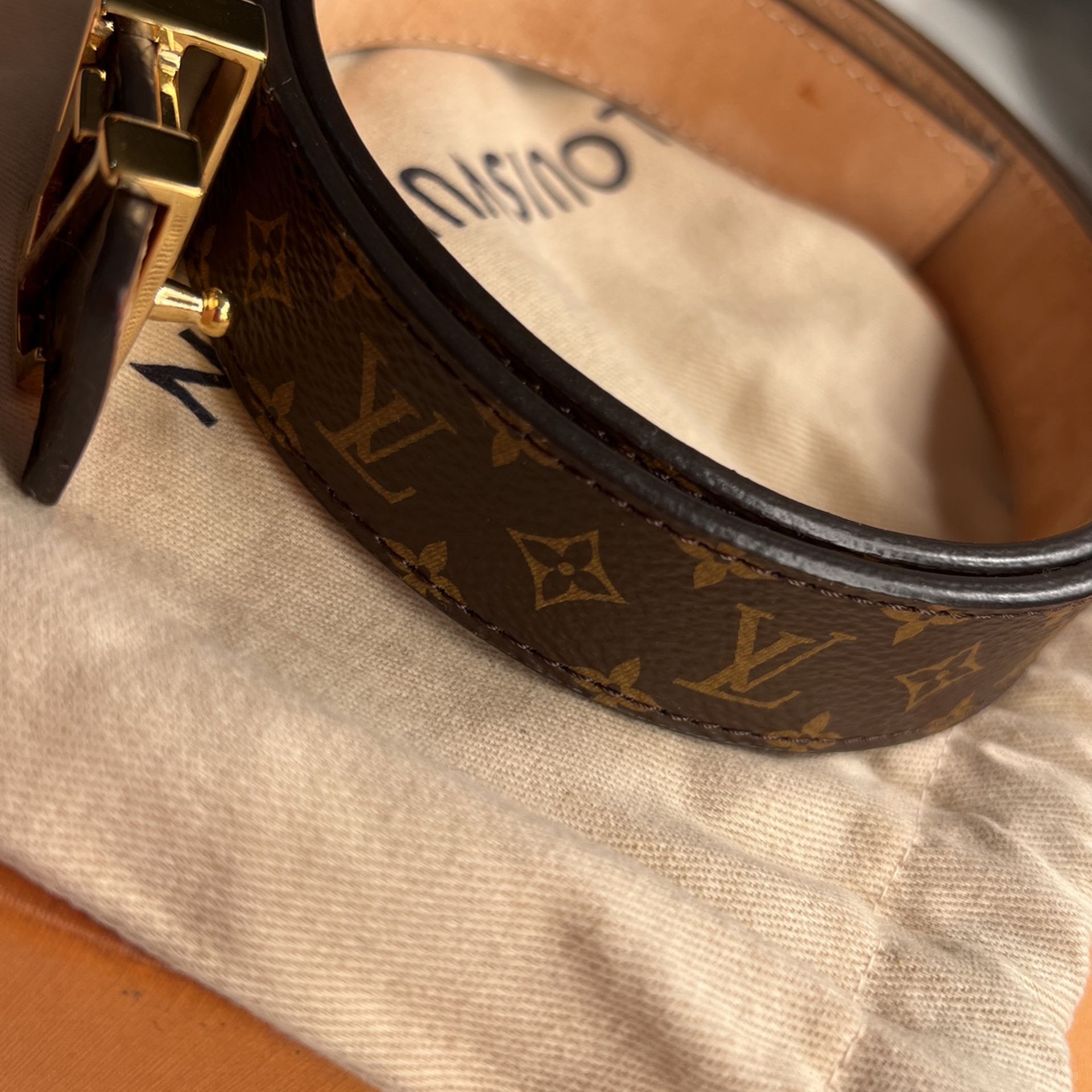 Authentic LV Louis Vuitton INITIALES 30MM REVERSIBLE BELT brown and red  size 75cm (30 in) for Sale in Jupiter, FL - OfferUp