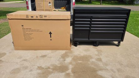 NEW IN BOX 56 in. HUSKY VERY HEAVY DUTY ROLLING TOOL CHEST