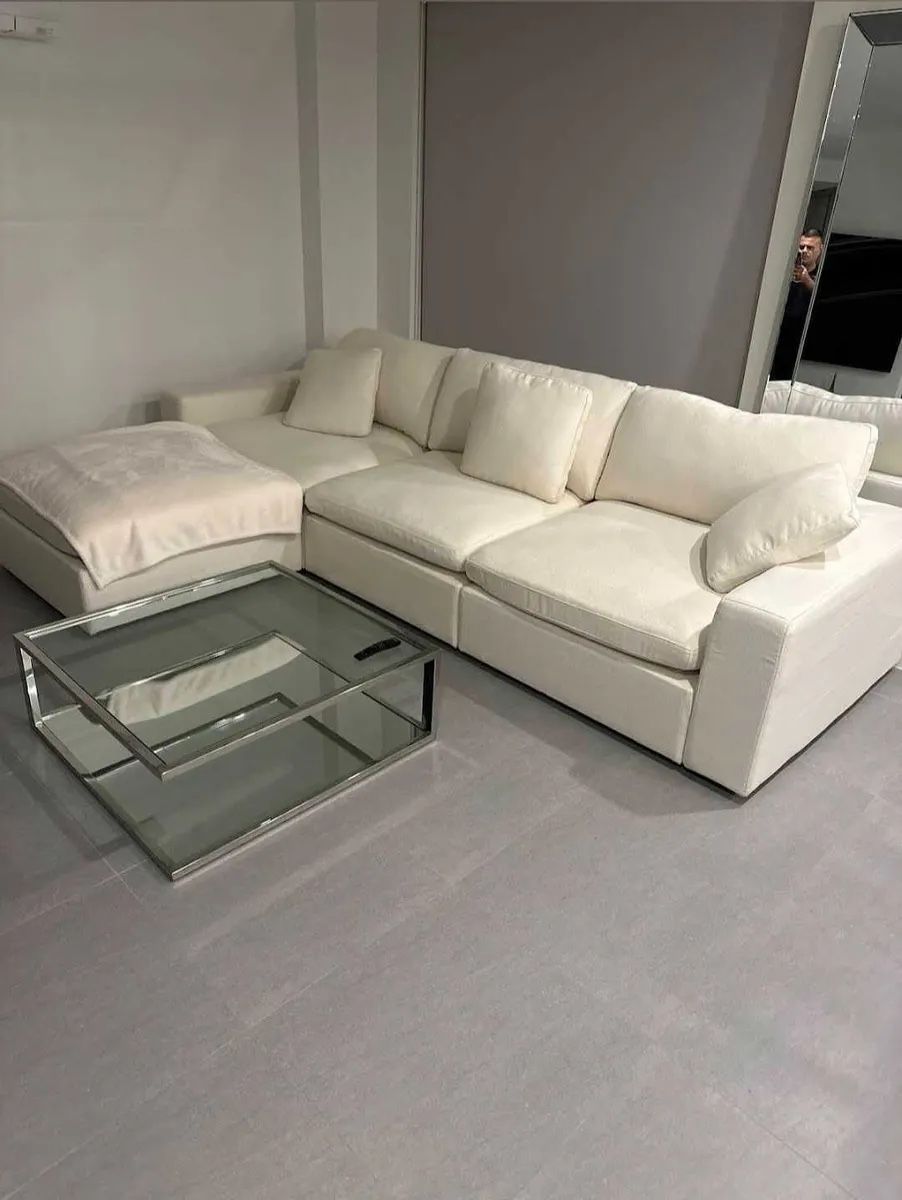 7th Avenue 4-seat Modular Couch (delivery Available) 