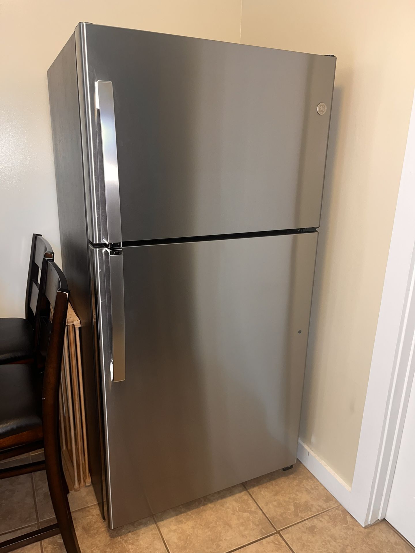 GE Top Freezer Refrigerator