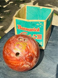 Vintage Brunswick galaxie 300 bowling ball