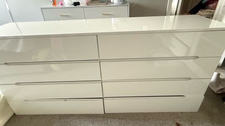 8 Drawer Dresser - High Gloss White
