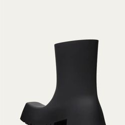 Balenciaga Men Trooper Rubber Black Boots.