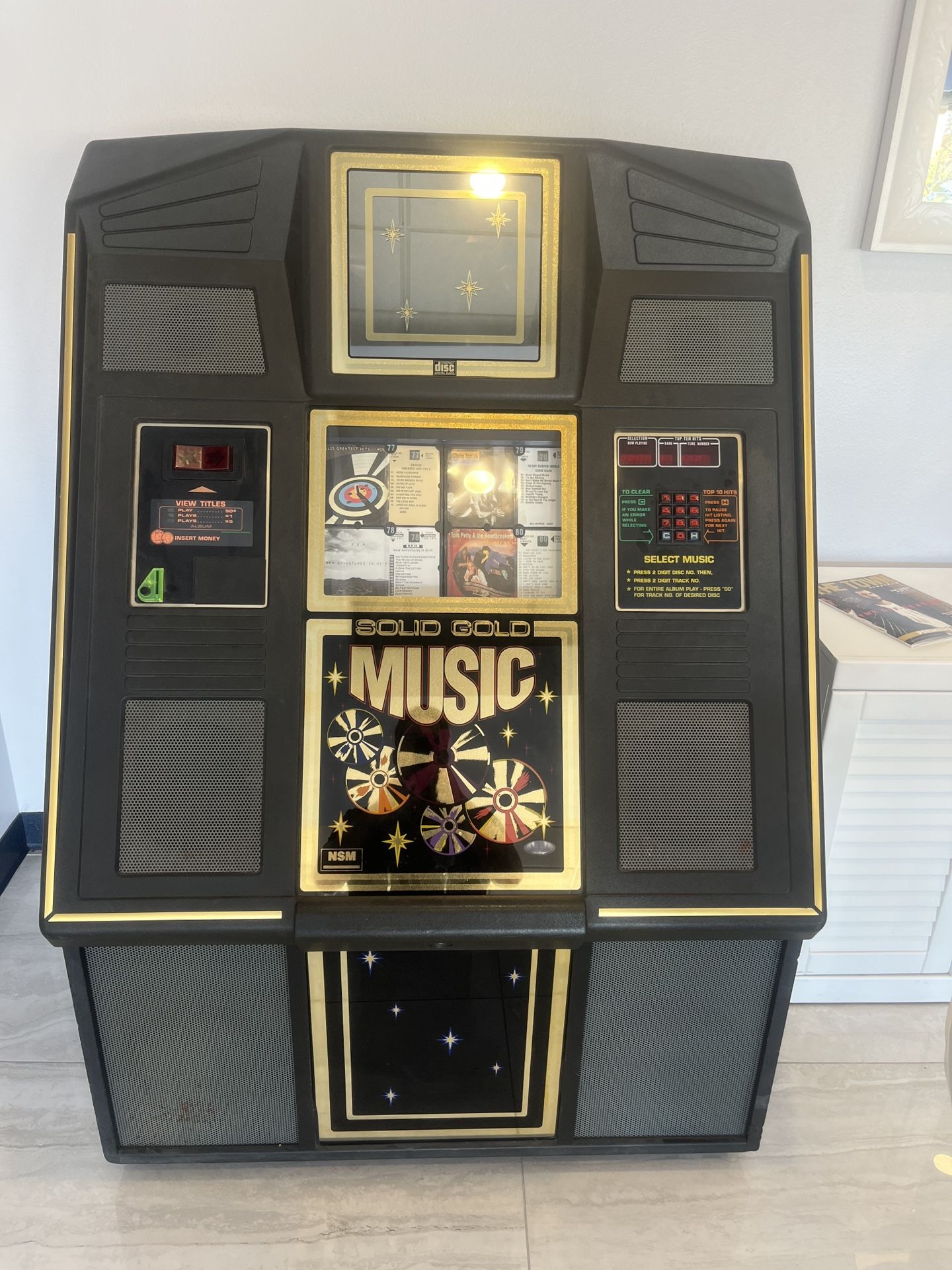 NSM Solid Gold jukebox
