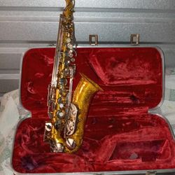 Armstrong Saxophone With Case
