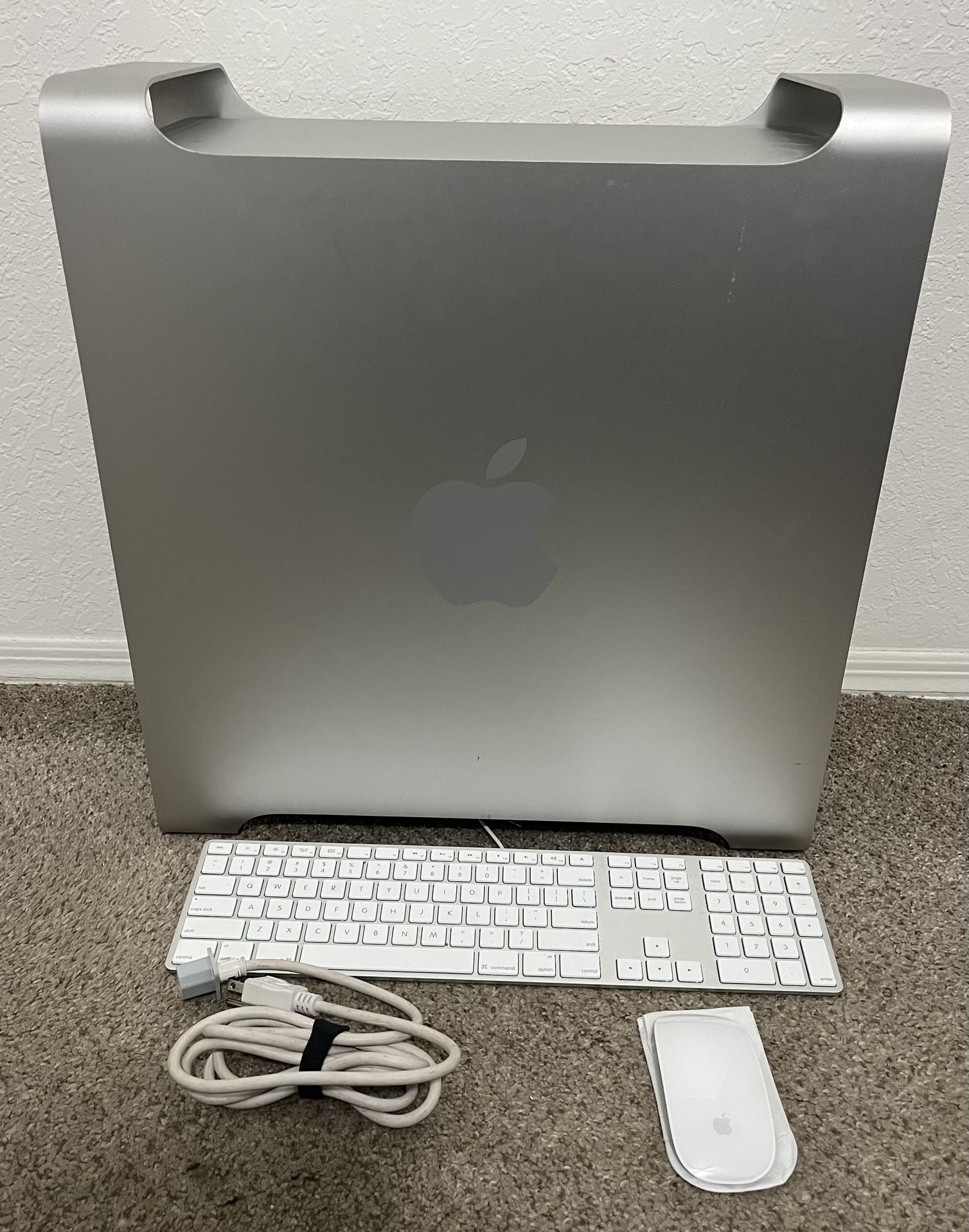 Apple Mac Pro 5.1 Mid 2012 2 x 3.06 Ghz 6 Core Intel Xenon, 40 Ram
